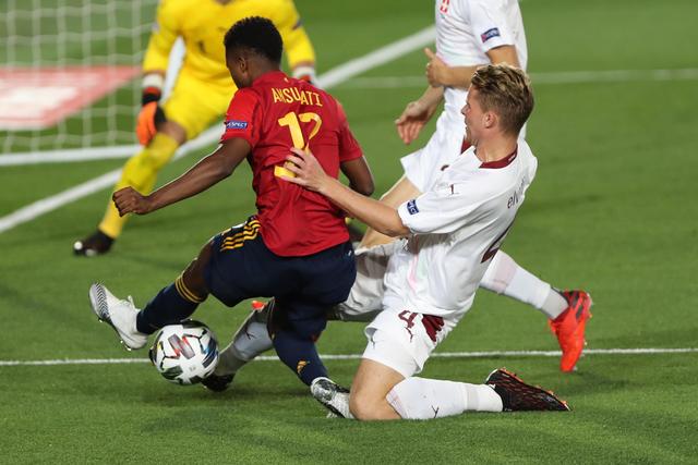德泽尔比谈球队进攻困境与康纳-加拉格尔